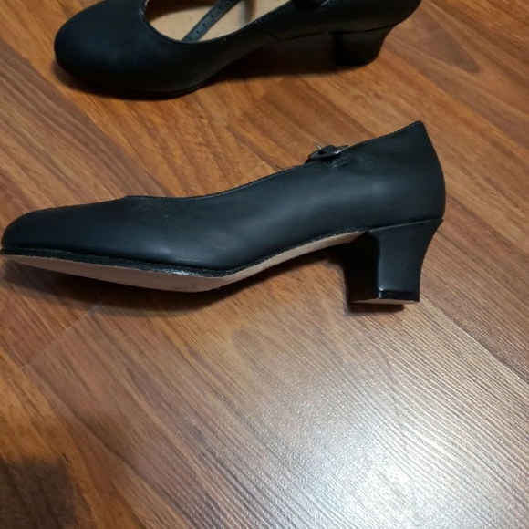 Heels - Picture 3 of 4